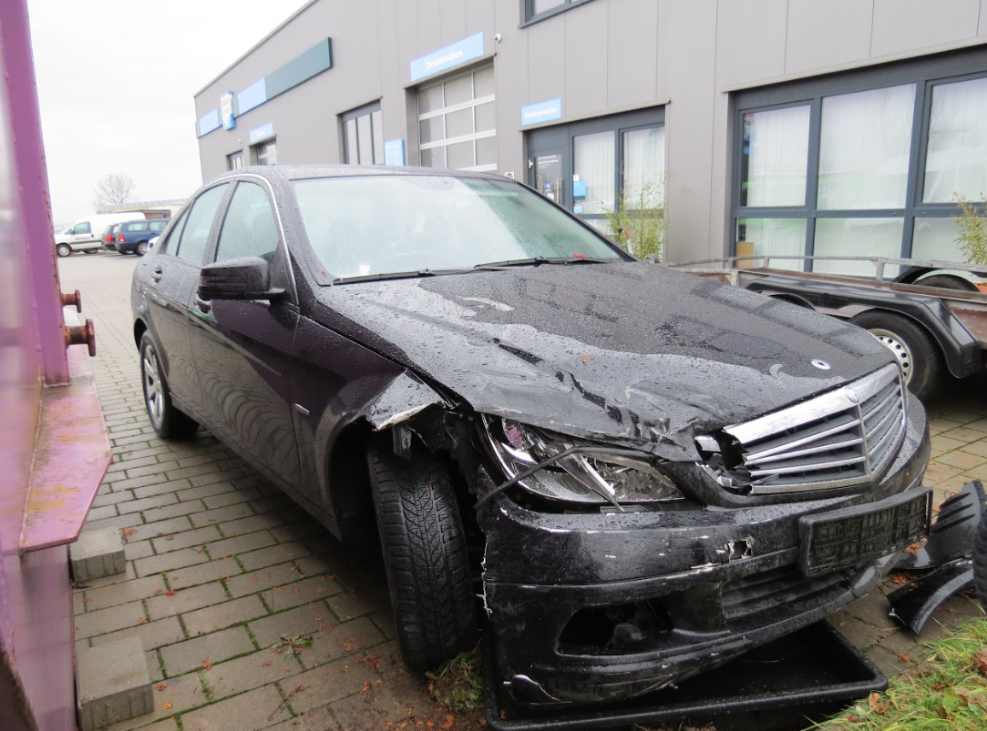 Frontseitiger Unfallschaden